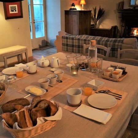 Les Chambres Du Logis Du Chatelier Bressuire Exterior foto