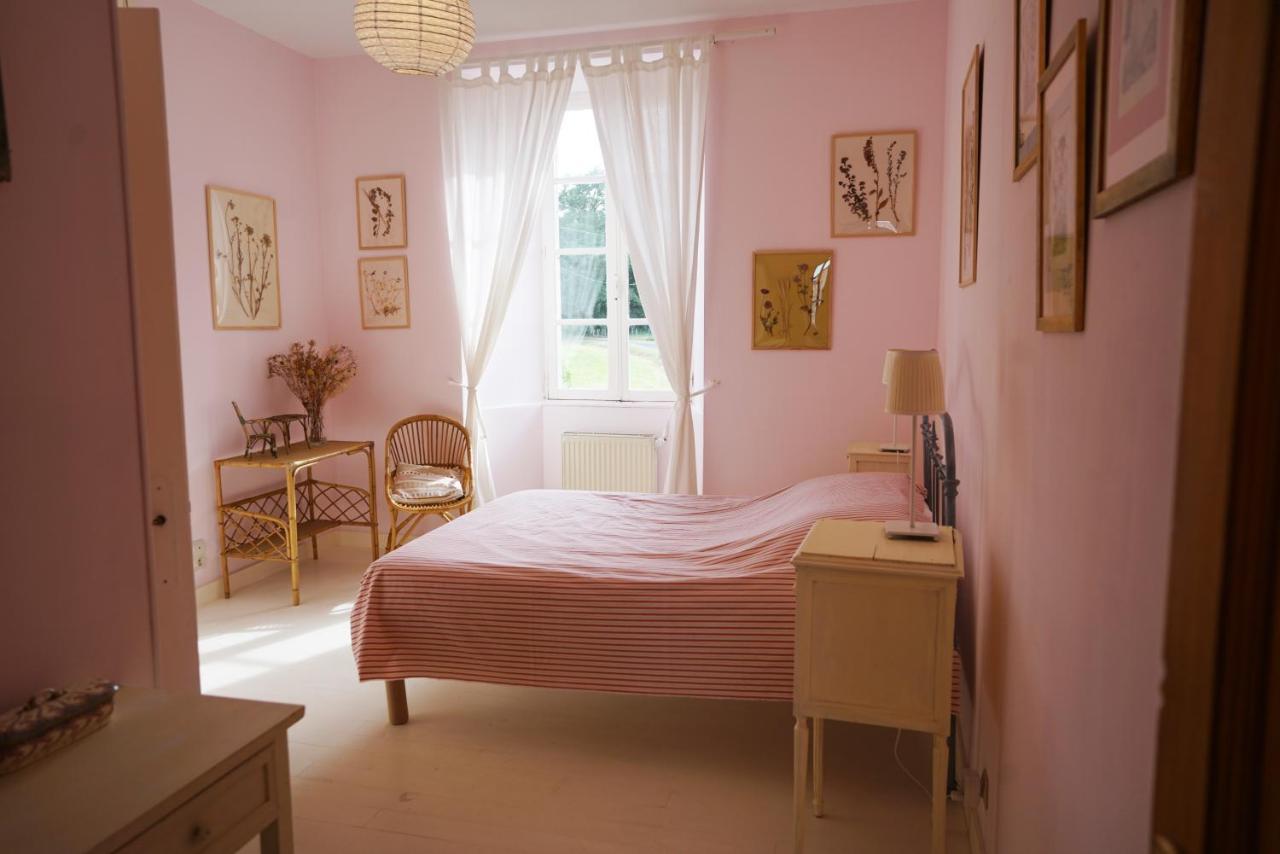 Les Chambres Du Logis Du Chatelier Bressuire Exterior foto