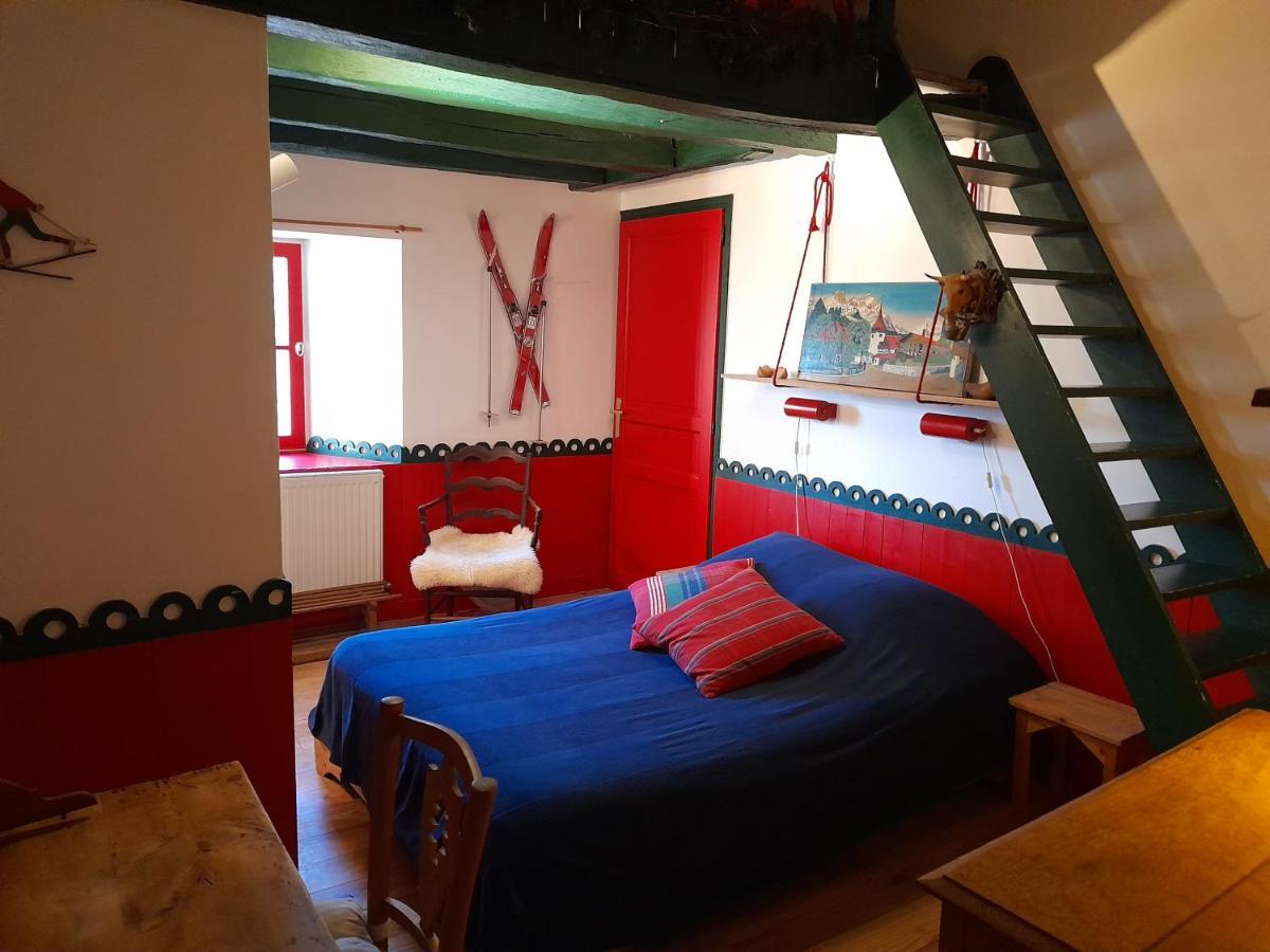 Les Chambres Du Logis Du Chatelier Bressuire Exterior foto